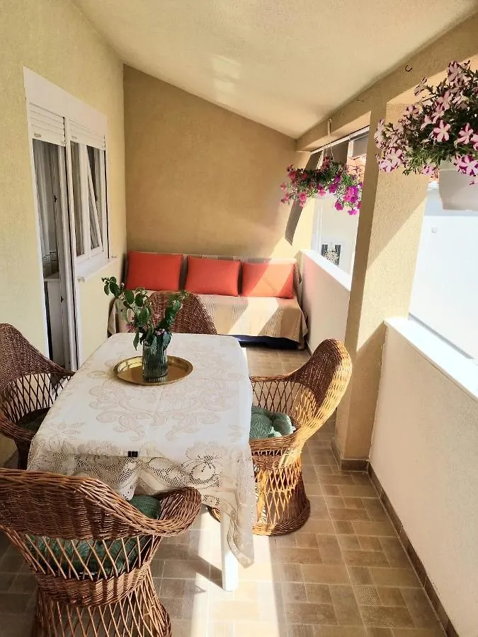 Apartman Marijana Pakostane 0*,