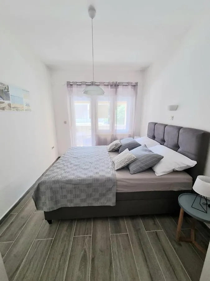 Apartman Marijana Pakostane 0*,